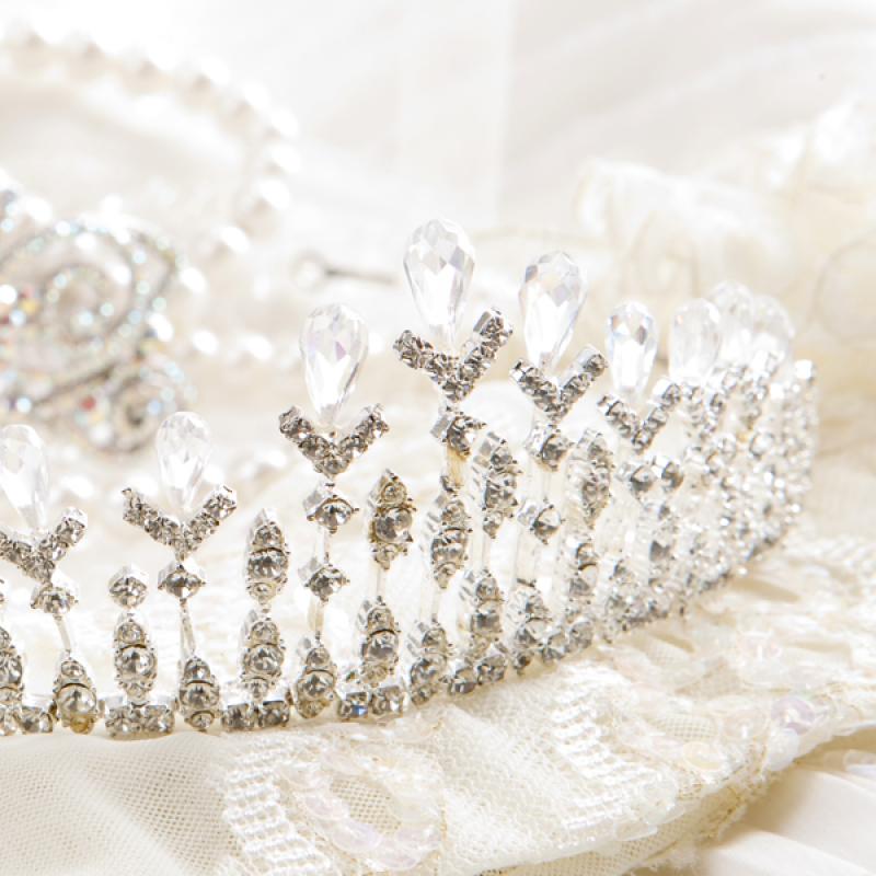 BOS 사파 이어 티아라